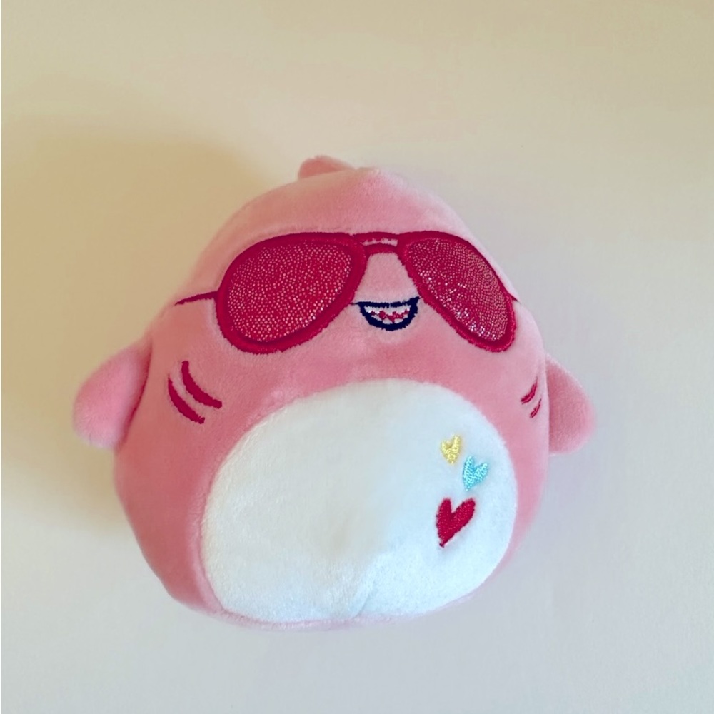 $4/25 - Squishmallow 4" Selene 2023 From Mystery Squad Capsule - Pink‎ Shark